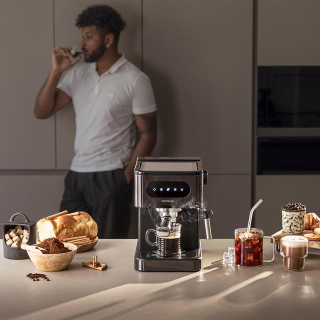 Cecotec Power Espresso 20 ColdBrew Cafetera Express Para Café Espresso Y Cappuccino Café En Frío Con 20 Bares Y Vaporizador Orientable. Cafetera Express Para Café Espresso Y Cappuccino