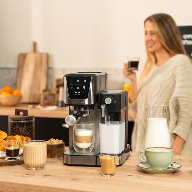 Cecotec Power Espresso 20 Cream Cafetera Semiautomática Con Función De Pantalla Táctil En Color Para Encendido/apagado Espresso Cappuccino Y Latte. Cafetera Semiautomática 