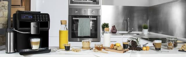 Cecotec Power Matic-ccino 7000 Serie Nera. Cafetera Superautomática Con Depósito De Leche Pantalla Digital Café Personalizable Tecnología ForceAroma 19 Bares De Presión Bandeja Calientatazas Cafetera Superautomática
