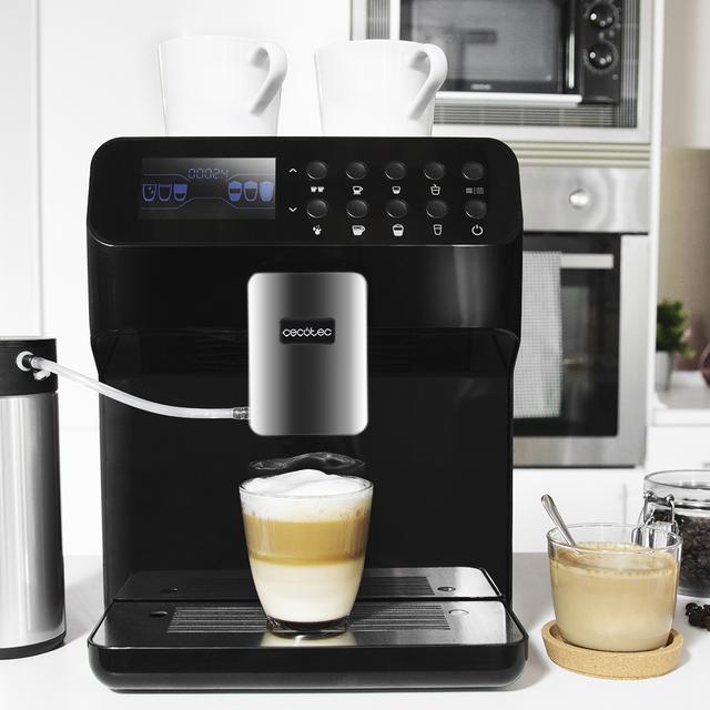 Cecotec Power Matic-ccino 7000 Serie Nera. Cafetera Superautomática Con Depósito De Leche Pantalla Digital Café Personalizable Tecnología ForceAroma 19 Bares De Presión Bandeja Calientatazas Cafetera Superautomática