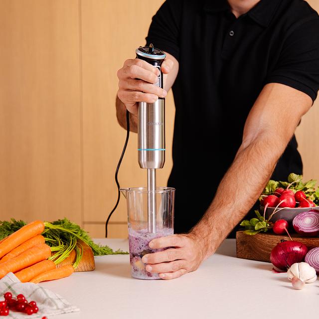 Cecotec Power Neutron 1100MAX Batidora De Mano De 1100 W De Maxima Potencia Tecnología Crossblades Con Cuchillas De 4 Hojas Con Recubrimiento De Titanio Negro Pie Xl Extralargo Campana Antisalpicaduras Y Selector De Velocidad C