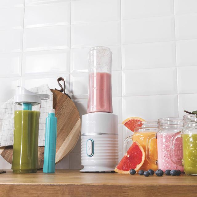 Cecotec Power Titanium 500 EasyGo Batidora De Smoothies Con Vaso Portátil 4 Cuchillas Con Recubrimiento De Titanio Negro Y 500 W Batidora De Vaso Individual