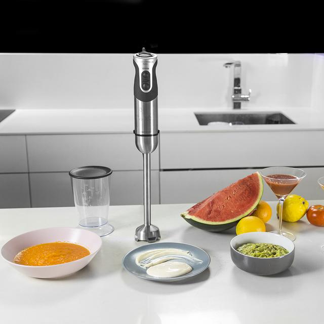 Cecotec Powerful Titanium 1000. Batidora De Mano Con 1000 W Pie Extralargo 4 Hojas Con Recubrimiento De Titanio 21 Niveles Y Turbo Incluye Vaso De 500 Ml Con Tapa Libre BPA Acero/Negro Batidora De Mano De 1000W