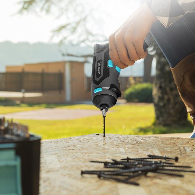 Cecotec PowerGyro 3500 Angle Set Atornillador A Batería 4V 1500mAh. Accesorio En ángulo Para Lugares De Difícil Acceso. Velocidad 200rpm. Luz LED Integrada. Incluye Un Maletín Y Diferentes Accesorios. Atornillador A Batería