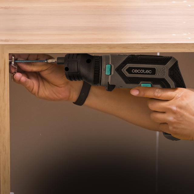 Cecotec PowerGyro 3500 X-treme Set Atornillador A Batería Con Accesorio Excéntrico Para Atornillar En Esquinas Y Lugares De Difícil Acceso. Batería Integrada De 4V Y 1.500 MAh. Portabrocas Para Puntas Hexagonales Universales