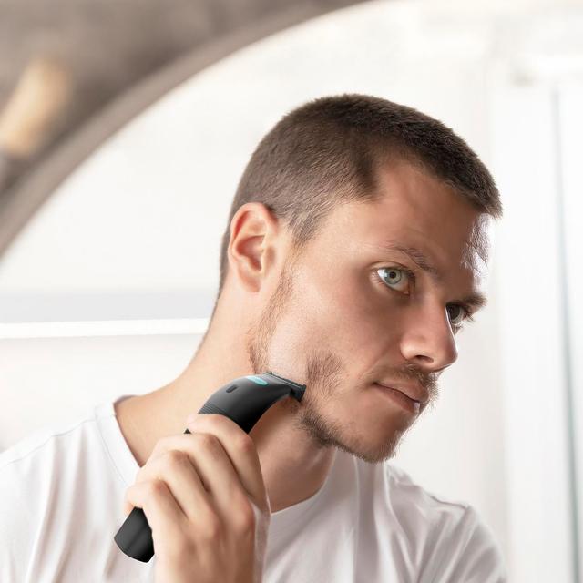 Cecotec PrecisionCare OneShave Screen Rasuradora Facial De Gran Afilado Gracias A Sus Cuchillas De Acero Inoxidable Con 3 Peines (1/3/5 Mm) Base De Almacenamiento Autonomía De 1 5 Horas Y Resistencia IPX7 Rasuradora Facial