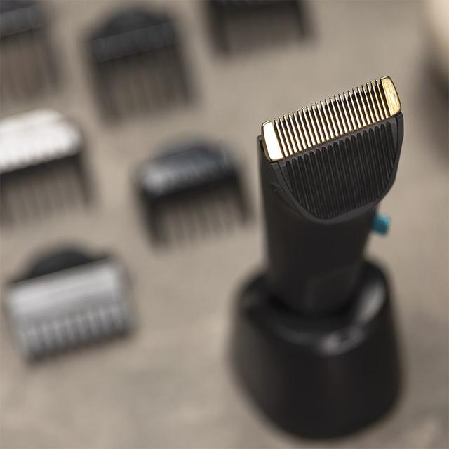 Cecotec PrecisionCare Wet&Dry M. Cortapelos Bamba Con Cuchillas Acero Inoxidable Con Revestimiento De Titanio Batería De Litio Autonomía Hasta 120 Min Longitudes 0 5-30 Mm 8 Peines Máquina De Cortar Pelo Inalámbrica Y Con Ca