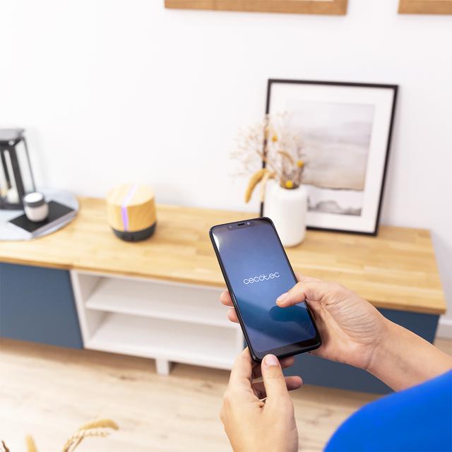 Cecotec PureAroma 550 Connected Grey Woody. Difusor De Aromas De Capacidad 500ml Pantalla LED Altavoz Control Por Bluetooth App Temporizador 12h 3 Modos De Funcionamiento Cobertura 30m2 Humidificador Y Altavoz Bluetooth