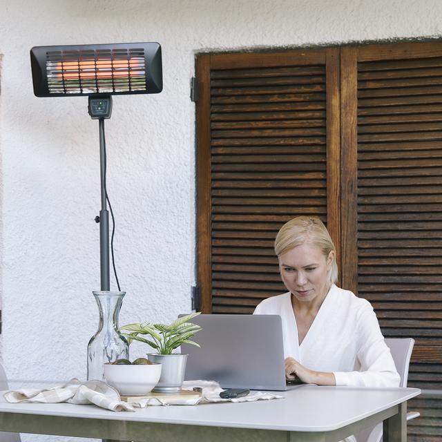 Cecotec Ready Warm 8200 Power Quartz Smart Calefactor Halógeno De Pie O Pared Para Exterior Con 2000 W De Potencia. Cuarzo. IP24. Mando A Distancia. Temporizador 7h. 2 Niveles De Potencia. Altura Regulable. Calefactor / Estufa