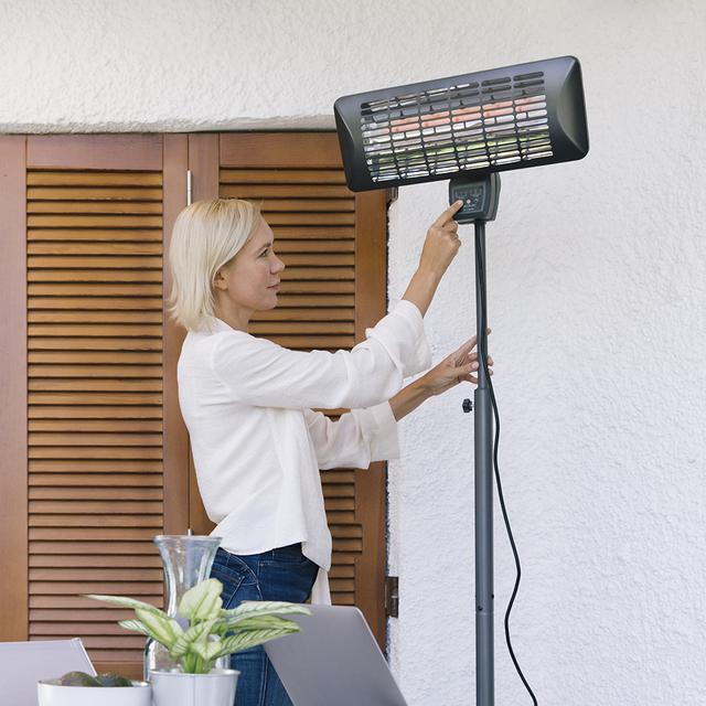 Cecotec Ready Warm 8200 Power Quartz Smart Calefactor Halógeno De Pie O Pared Para Exterior Con 2000 W De Potencia. Cuarzo. IP24. Mando A Distancia. Temporizador 7h. 2 Niveles De Potencia. Altura Regulable. Calefactor / Estufa