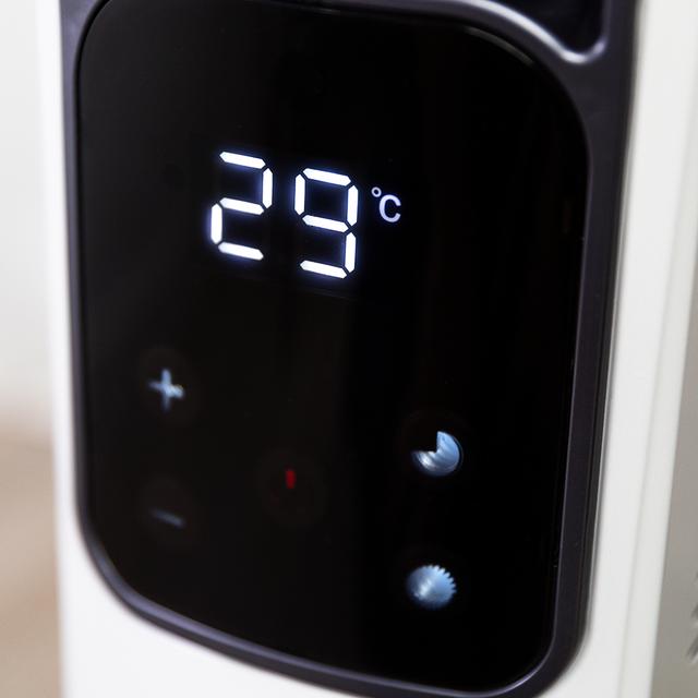 Cecotec ReadyWarm 11000 Touch De 11 Elementos Con 2500 W Pantalla Lcd Mando A Distancia 3 Modos Temporizador Máximo Confort Y Seguridad. Radiador De Aceite De 11 Elementos