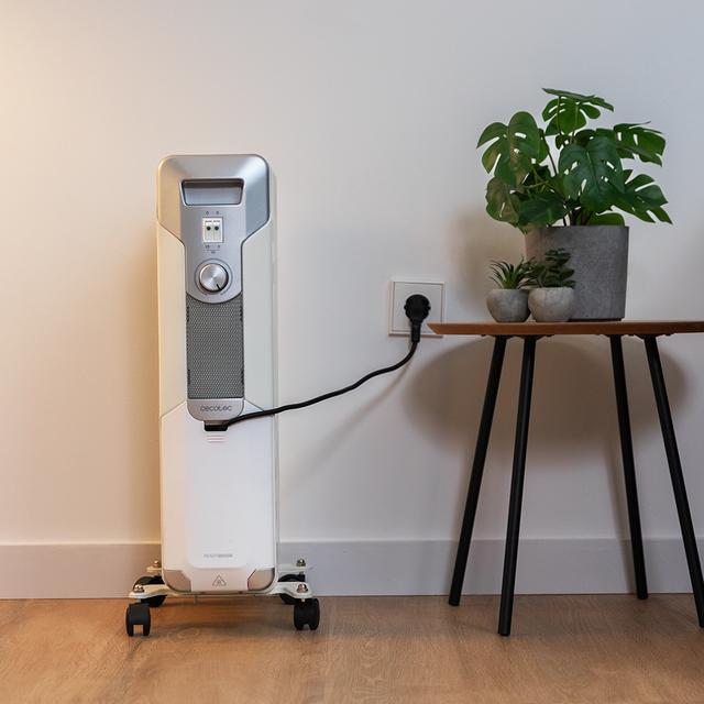 Cecotec ReadyWarm 7000 Space Radiador De Aceite De 7 Módulos Y 1500 W Con 3 Niveles De Potencia Cobertura De 15 M² Recogecables Control Sencillo Asa Ruedas Y Doble Sistema De Seguridad. Radiador De Aceite