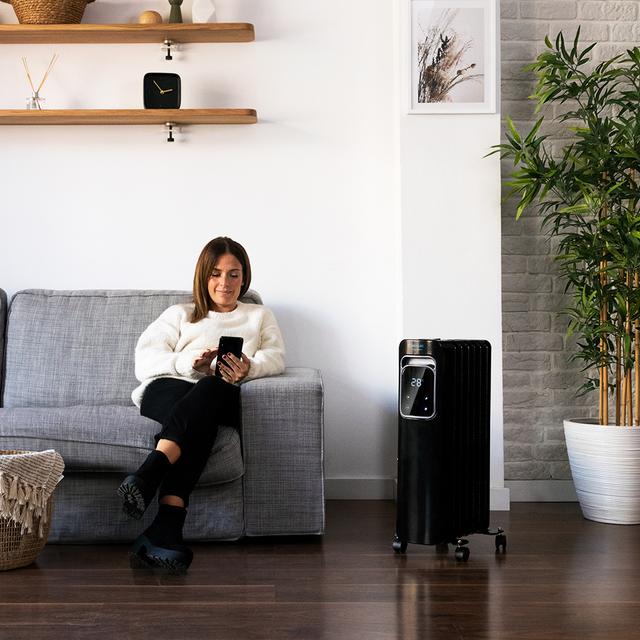 Cecotec ReadyWarm 7000 Touch Connected Black De 7 Elementos Con 1500 W Control Por Wi-Fi Pantalla Lcd Control Táctil 3 Modos Temporizador Máximo Confort Y Seguridad. Radiador De Aceite De 7 Elementos