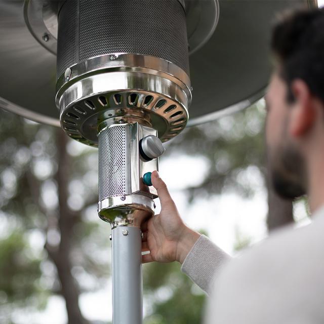 Cecotec ReadyWarm 8800 Outdoor Microclimate Calefactor Exterior A Gas Butano O Propano Con Forma De Seta Para Una Mejor Distribución Del Calor. Ruedas Para Su Desplazamiento Y Termostato Regulable. Diseño De Acero De Gran Dura