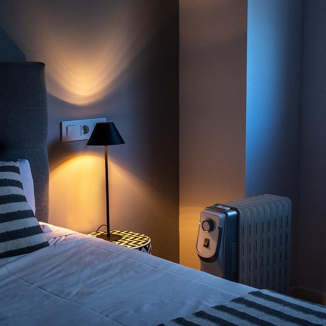 Cecotec ReadyWarm 9000 Space 360 Radiador De Aceite De 9 Módulos 2000 W Y Tecnología 360º Con 3 Niveles De Potencia Cobertura De 22 M² Recogecables Control Sencillo Asa Ruedas Y Doble Sistema De Seguridad. Radiador