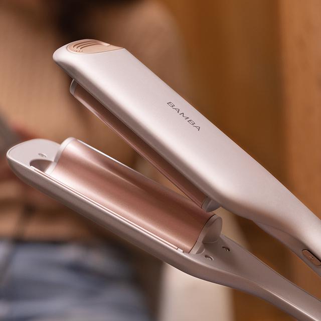 Cecotec RitualCare 2000 Summer Waves. Plancha De Ondas De Cerámica Y Revestimiento Turmalina Temperatura Regulable LCD Cable 360 º De 1 8m Incluye Bolsa De Viaje Plancha De Ondas De Cerámica Con Revestimiento De Turmalina