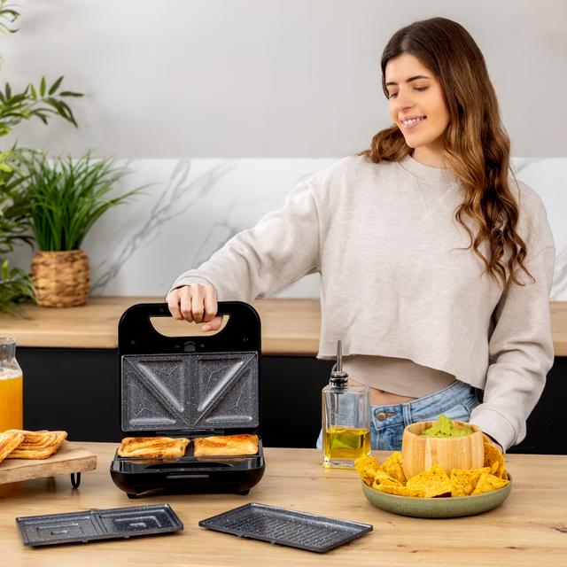 Cecotec Rock’nToast Combo Sandwichera De 2 Sándwiches Con Acabados En Acero Inoxidable 800 W De Potencia Y 3 Placas Intercambiables Con Revestimiento Antiadherente. Sandwichera 