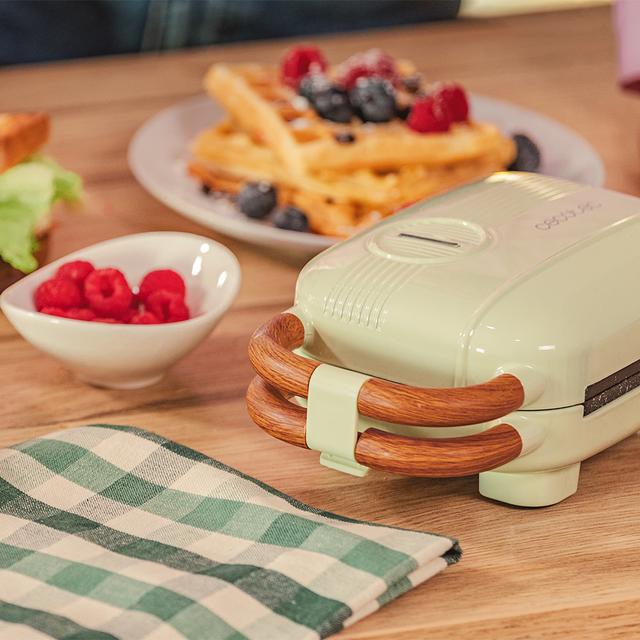 Cecotec Rock'nToast Retro One Green Sandwichera Con Estilo Retro Con Capacidad Para Un Sandwich Y 3 Pares De Placas Desmontables. Sandwichera