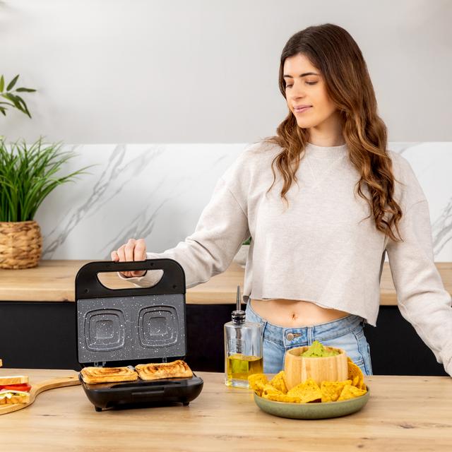 Cecotec Rock'nToast Square + Sandwichera De 2 Sándwiches Con Acabados En Acero Inoxidable 800 W De Potencia Y Placas Cuadradas Con Revestimiento Antiadherente. Sandwichera