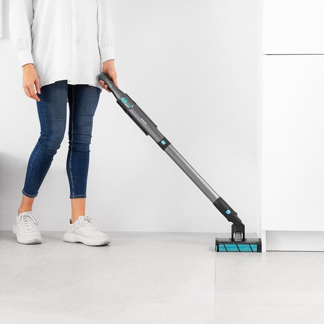 Cecotec Scoba 2100 Twice Max Aspirador Escoba Sin Cables Sin Bolsa Con Diseño Ultraligero (menos De 1 Kg En Mano Y 1 6 Kg Entero) Y Cabezal Motorizado Omnidireccional Con Doble Cepillo Que Permite Movimientos Laterales Y Circul