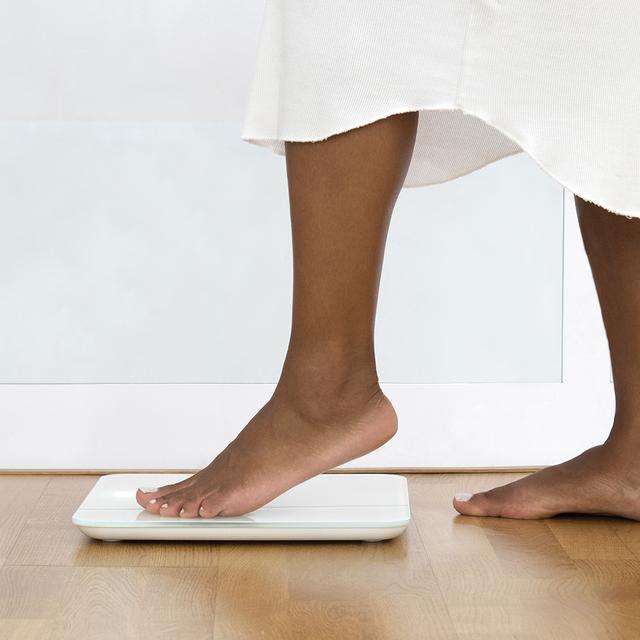 Cecotec Surface Precision 9600 Smart Healthy. Báscula De Baño Digital Inteligente De Alta Precisión Con Conectividad Base Cristal De Alta Seguridad Recubrimiento De óxido De Indio Y Estaño Pantalla LED Báscula Bioimpedanci