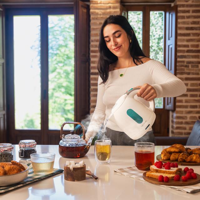Cecotec Thermosense 140 White Hervidor De Agua De 1 Litro De Capacidad Libre De BPA Y Con 2200 W. Hervidor De Agua Eléctrico