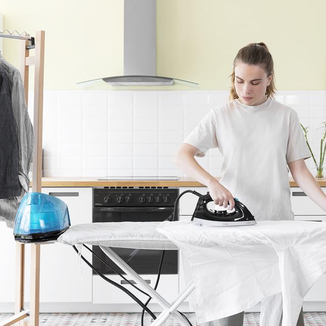 Cecotec Total Iron 7500 TurboSlim. Centro De Planchado De 2700 W 7 Bares Suela De Cerámica Ultradeslizante Vapor Continuo 150 G/min Sistema De Seguridad Plancha De Vapor Para Ropa