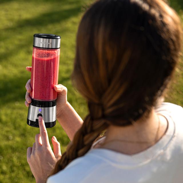 Cecotec WanderlustMix USB Batidora De Smoothies Con Vaso Portátil 4 Cuchillas Con Recubrimiento De Titanio Negro Y 126W. Batidora De Vaso Individual / Portátil