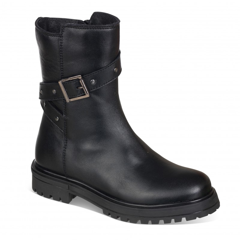 Chetto Bota Lisa Con Hebilla Cruzada