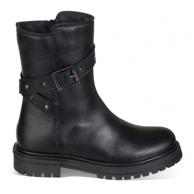 Chetto Bota Lisa Con Hebilla Cruzada