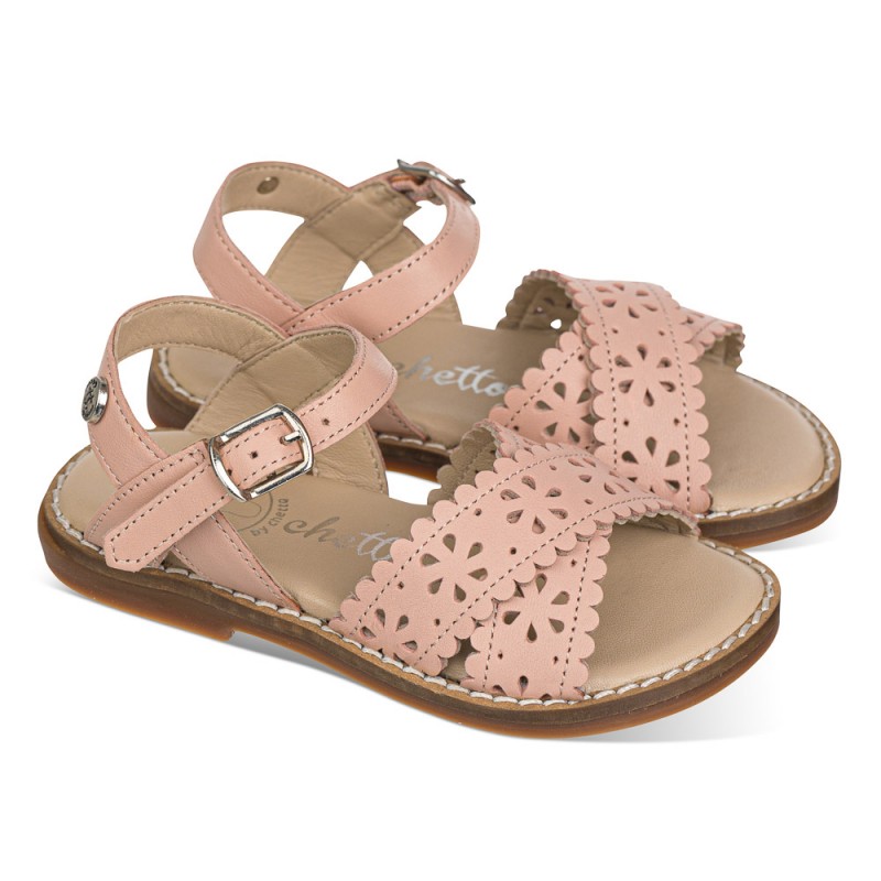 Chetto Sandalia En Piel Con Picados En Flores