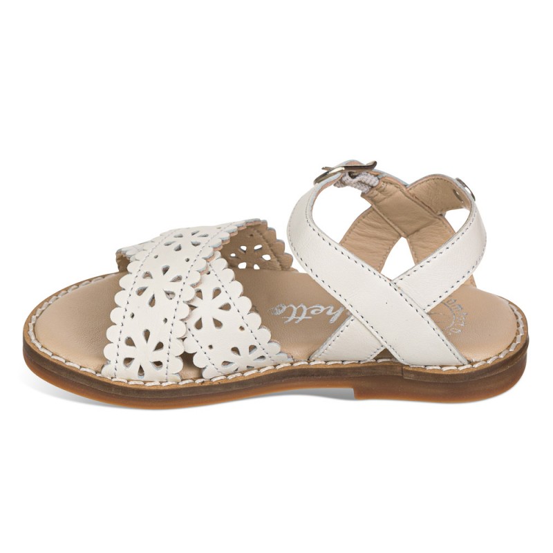 Chetto Sandalia En Piel Con Picados En Flores