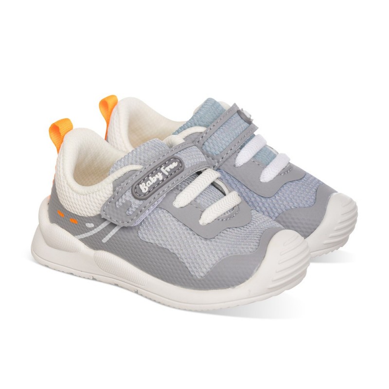 Chetto Deportiva Color Gris Con Cierre De Velcro Y 100% Respetuosa