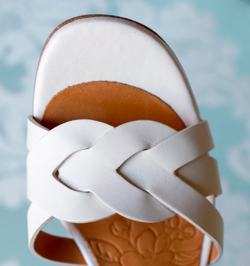 Chie Mihara BRI-BA-GAU OFF-WHITE