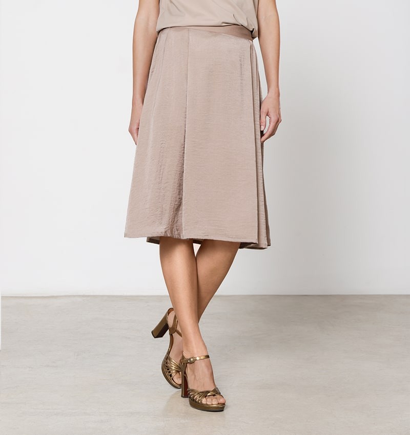 Chie Mihara FALDA FELI NUDE