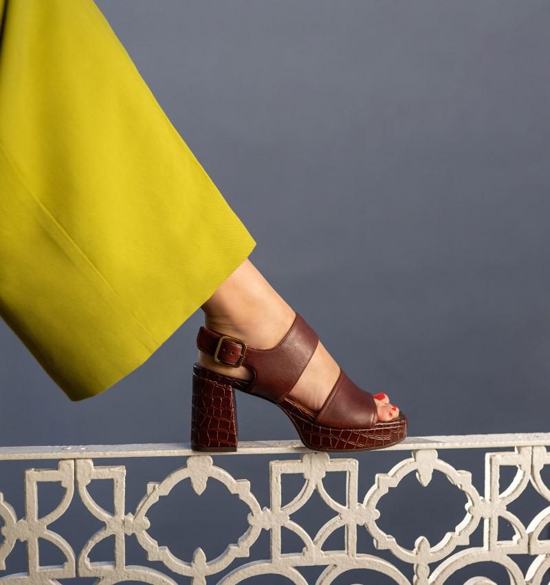 Chie mihara GENIKA BROWN