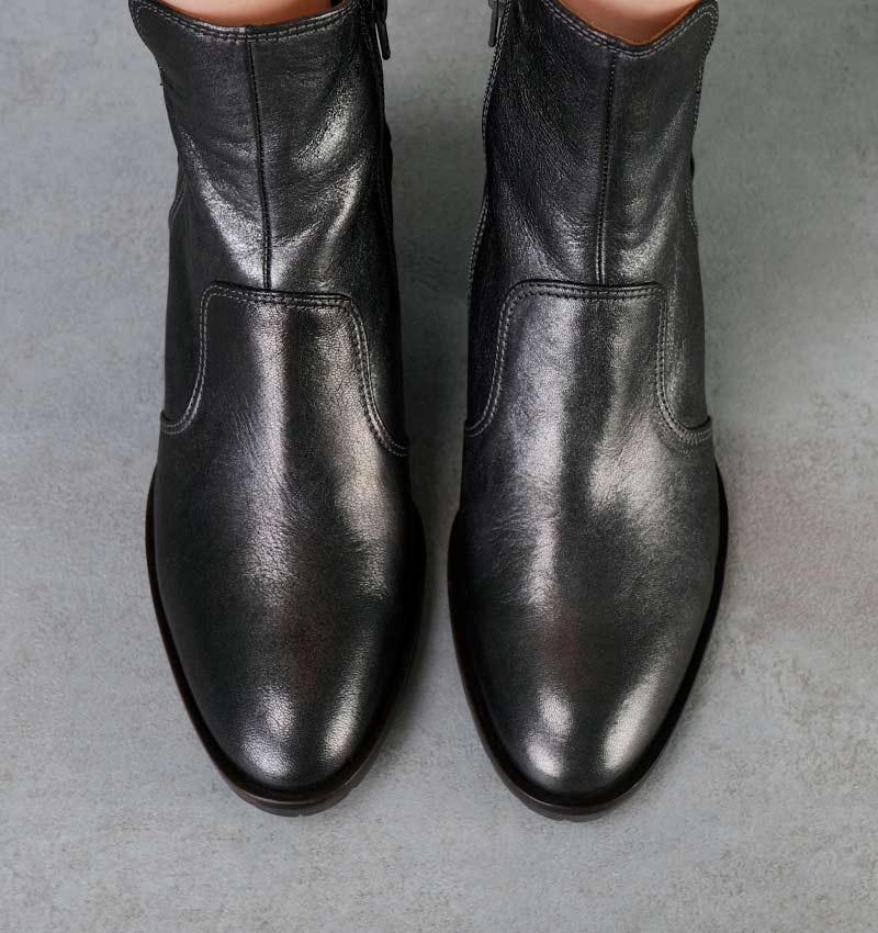 Chie Mihara NAILEA GREY