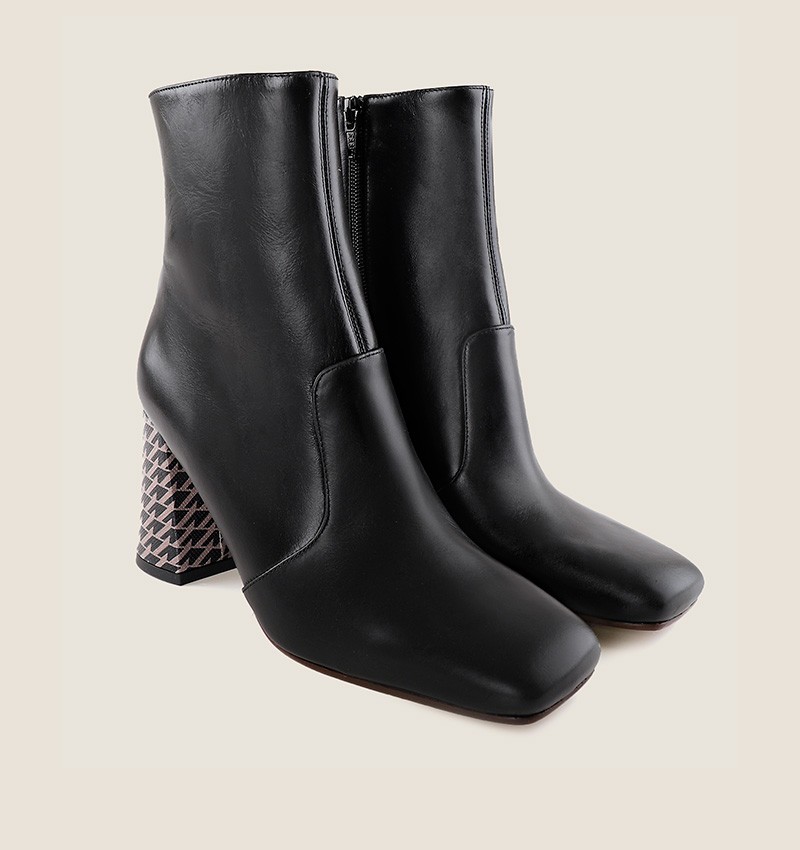 Chie Mihara OYSI BLACK & WHITE