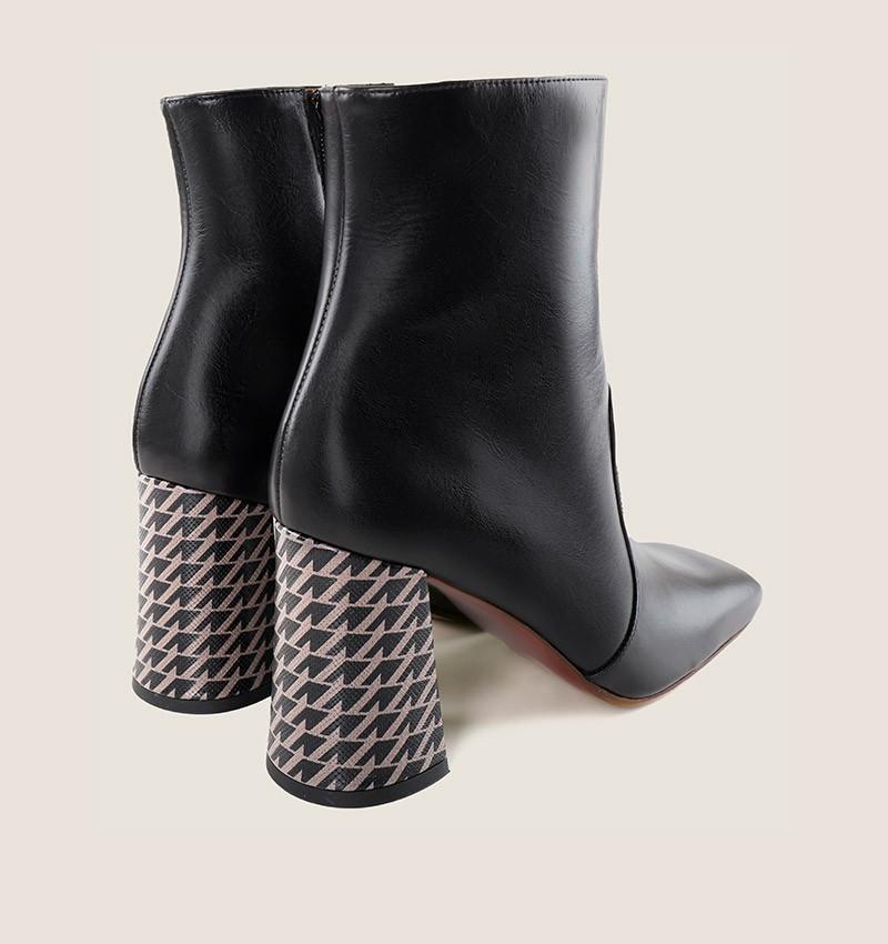 Chie Mihara OYSI BLACK & WHITE