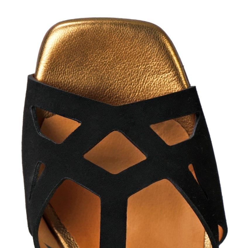 Chie Mihara PLAU BLACK & WHITE