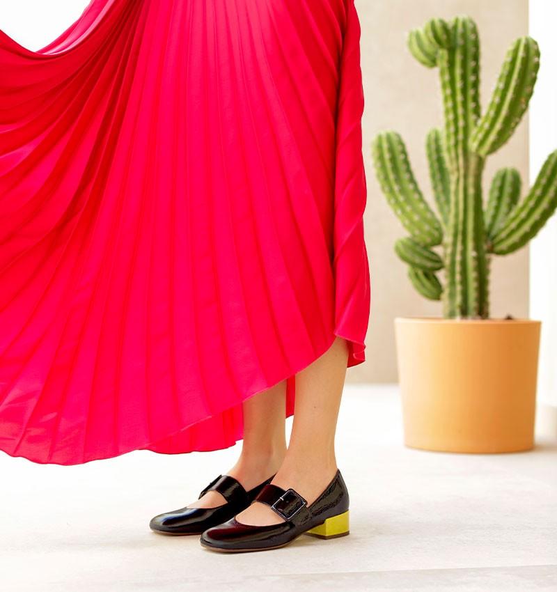 Chie mihara UNARI BLACK LIME