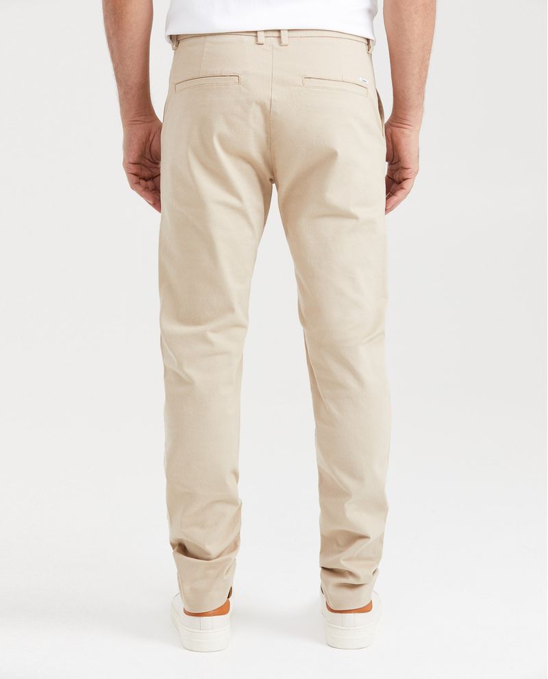 Chevignon Pantalón Tipo Chino Regular Fit Bota Slim Para Hombre
