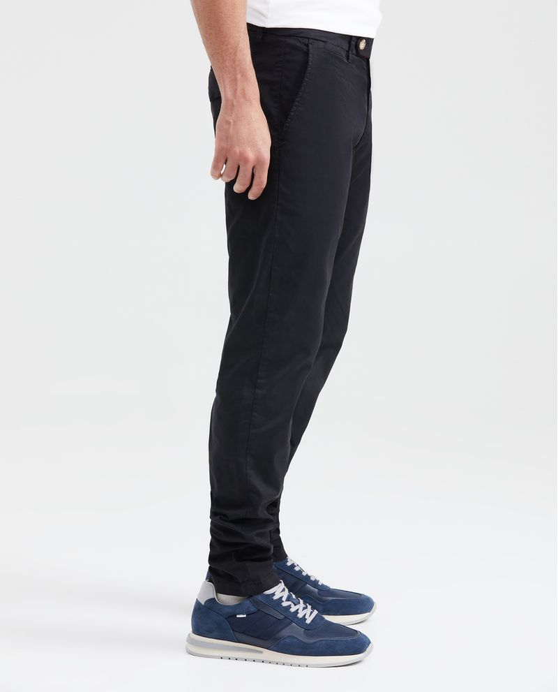 Chevignon Pantalón Tipo Chino Slim Fit Bota Slim Para Hombre