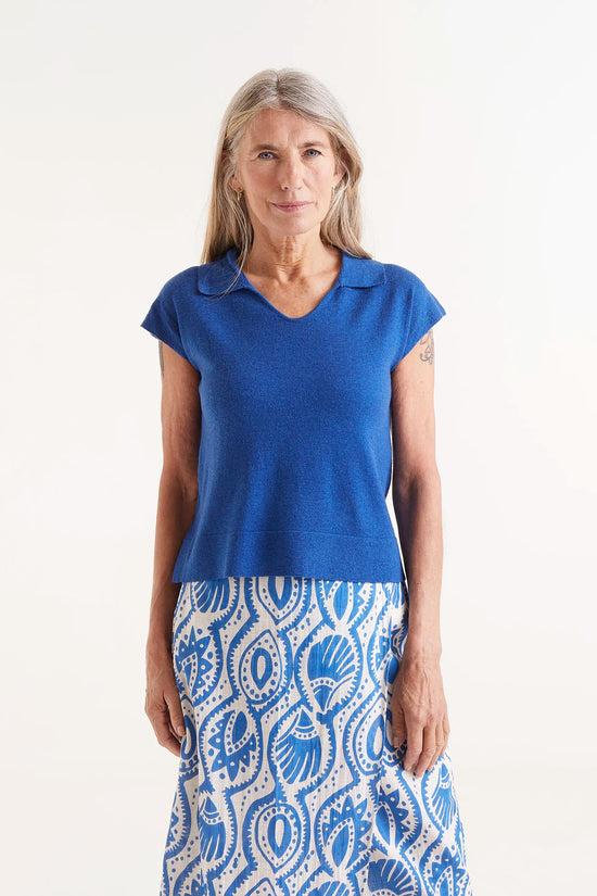 Compania fantastica Top punto escote pico azul