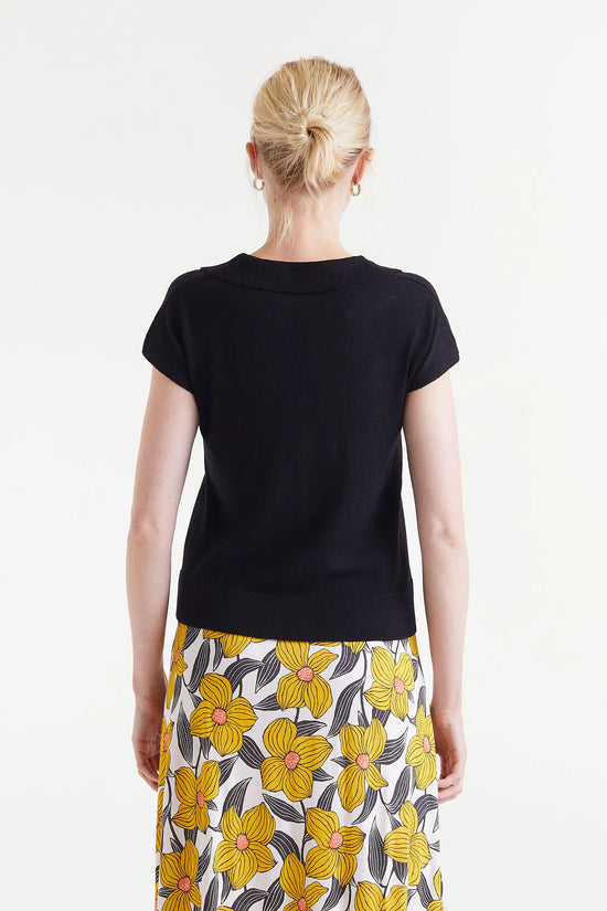 Compania Fantastica Top Punto Escote Pico Negro