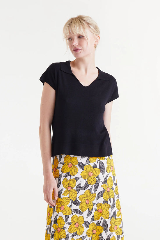 Compania fantastica Top punto escote pico negro