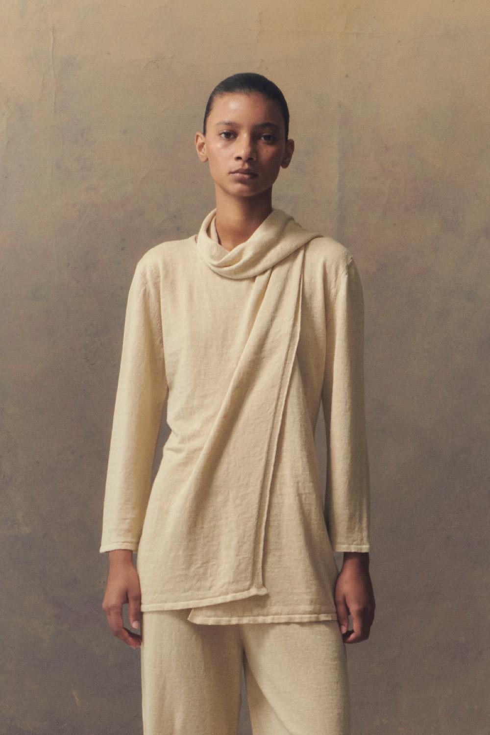 Cortana Botanica Top Envolvente En Punto De Lino Crudo