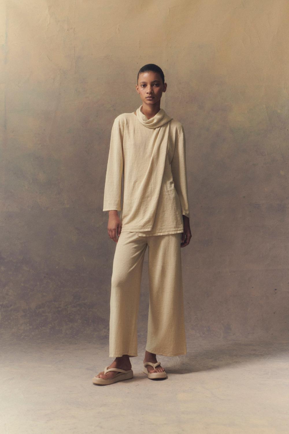 Cortana Botanica Top Envolvente En Punto De Lino Crudo