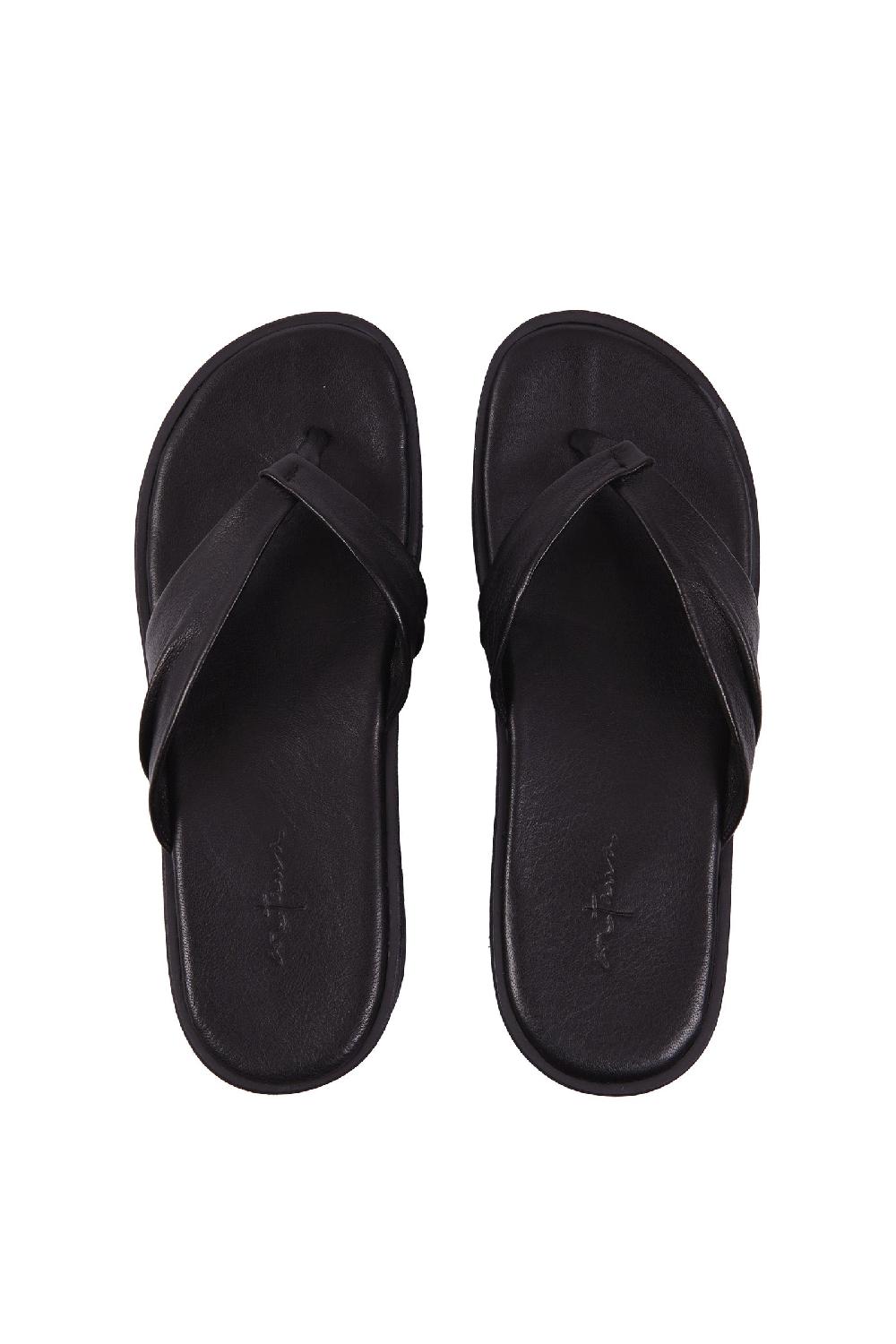 Cortana Ada Sandalia Plana En Negro