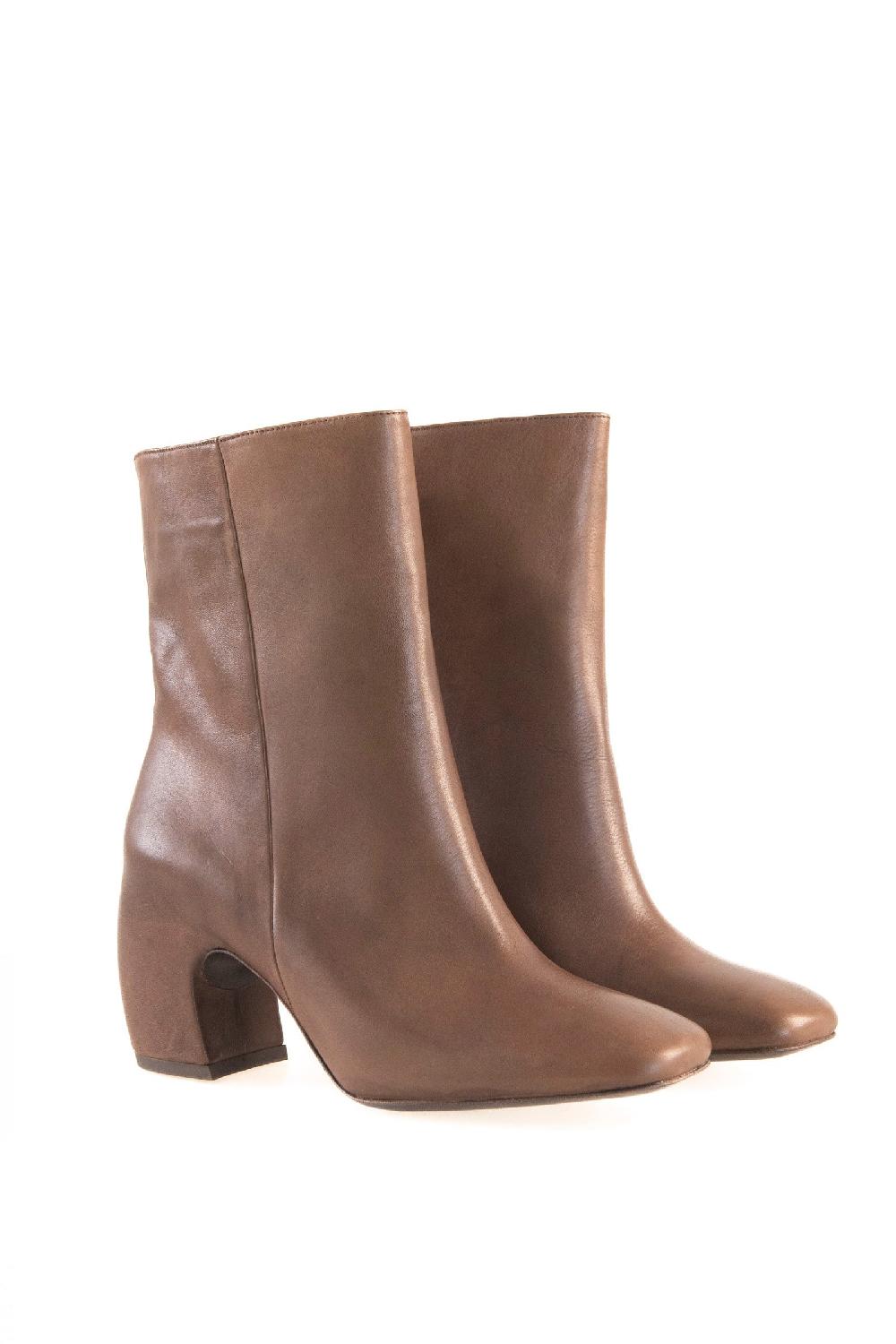 Cortana Camila Botín Marrón